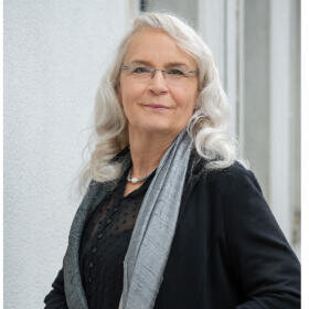 Dr. Christina Eisenberg