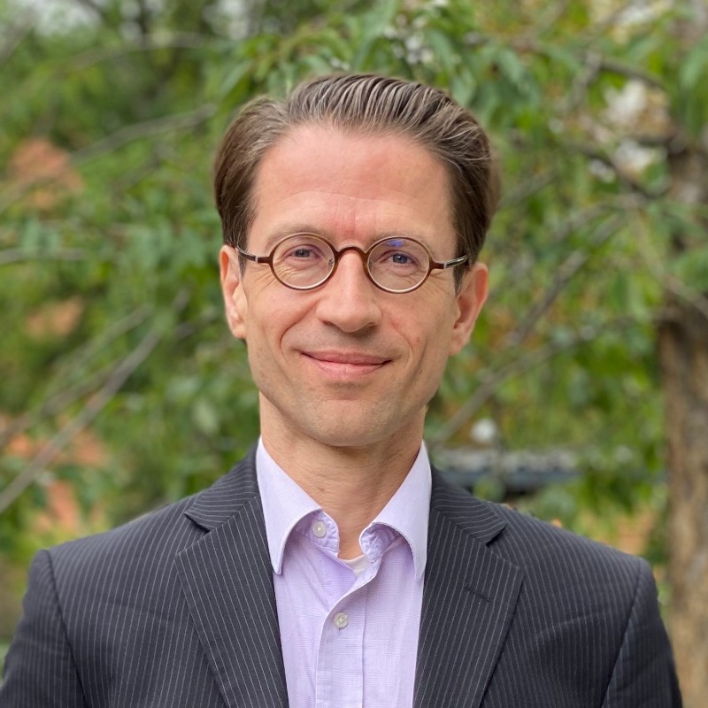 Dr. Stefan Tobias
