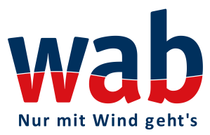 Logo mit den großen Kleinbuchstaben „wab“, oben blau und unten rot gefärbt. Darunter steht in blauer Schrift „Nur mit Wind gehts“.